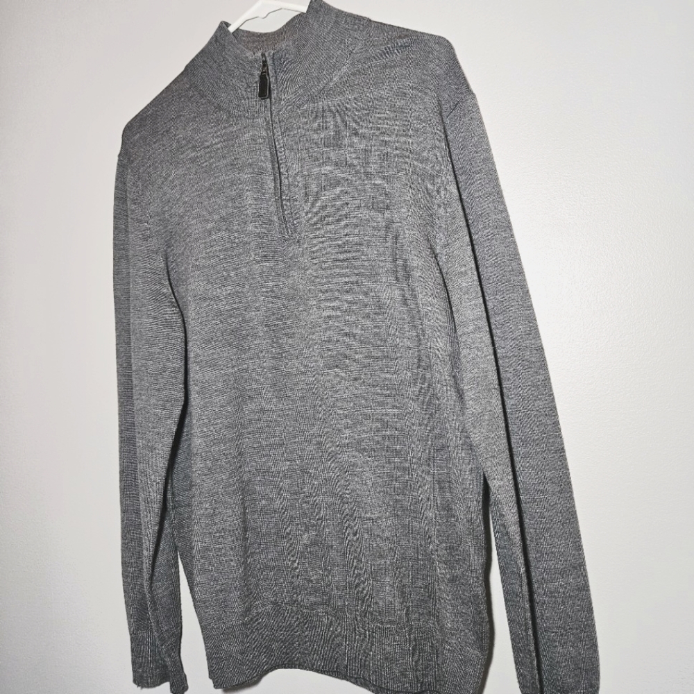 1/4 zip Mens Medium Gray Sweater